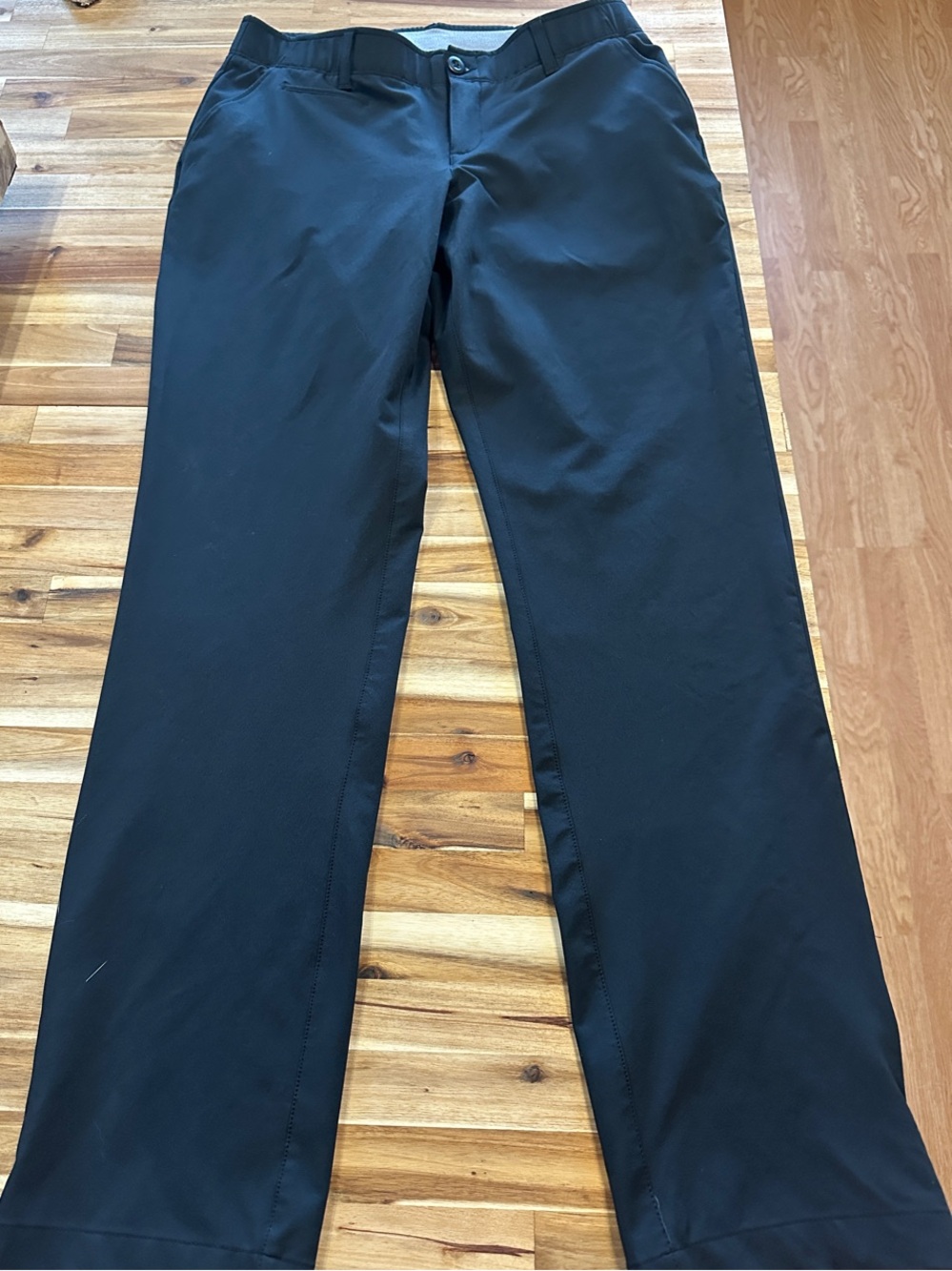 Under Armour Black Straight-Leg Women's Pants
